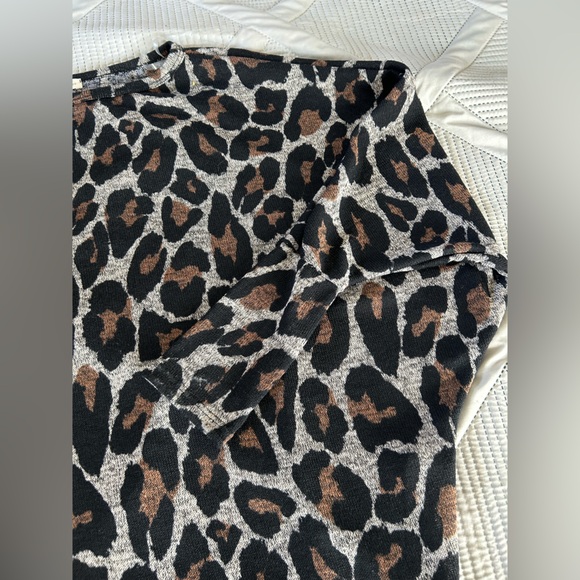 Reb N J leopard long sleeve shirt! - Picture 3 of 7